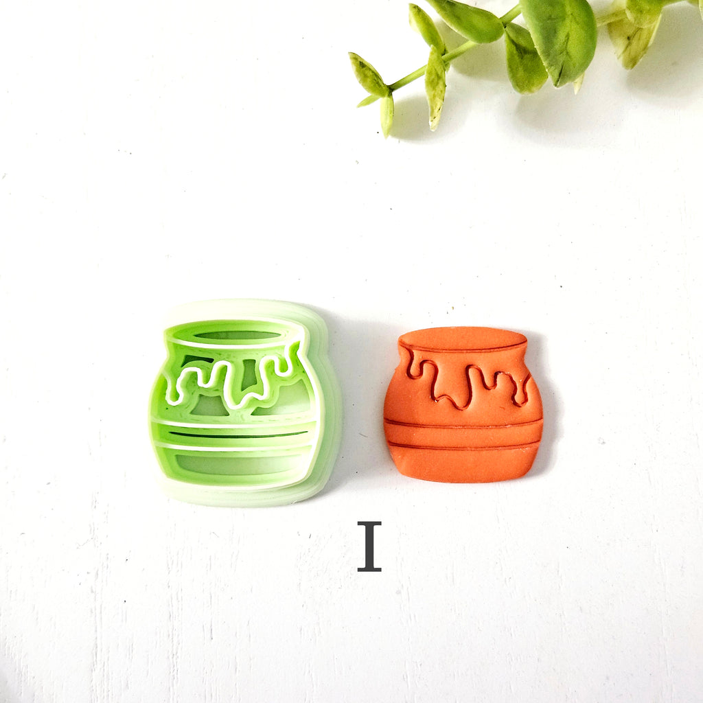 Hunny Bear Peekaboo Polymer Clay Cutters | Winnie the Pooh Character Set