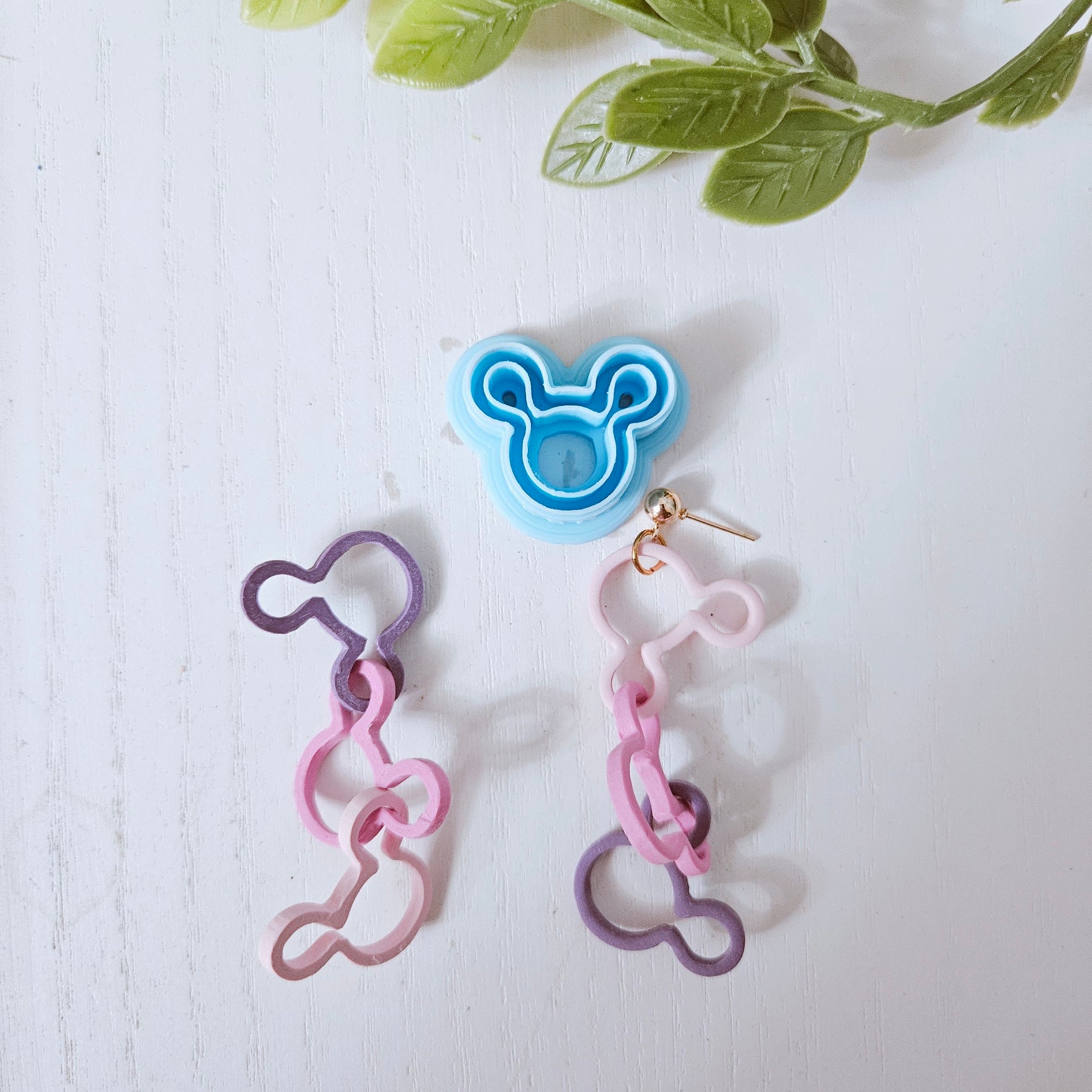 Skinny Mouse Ears Chain Link Polymer Clay Cutter