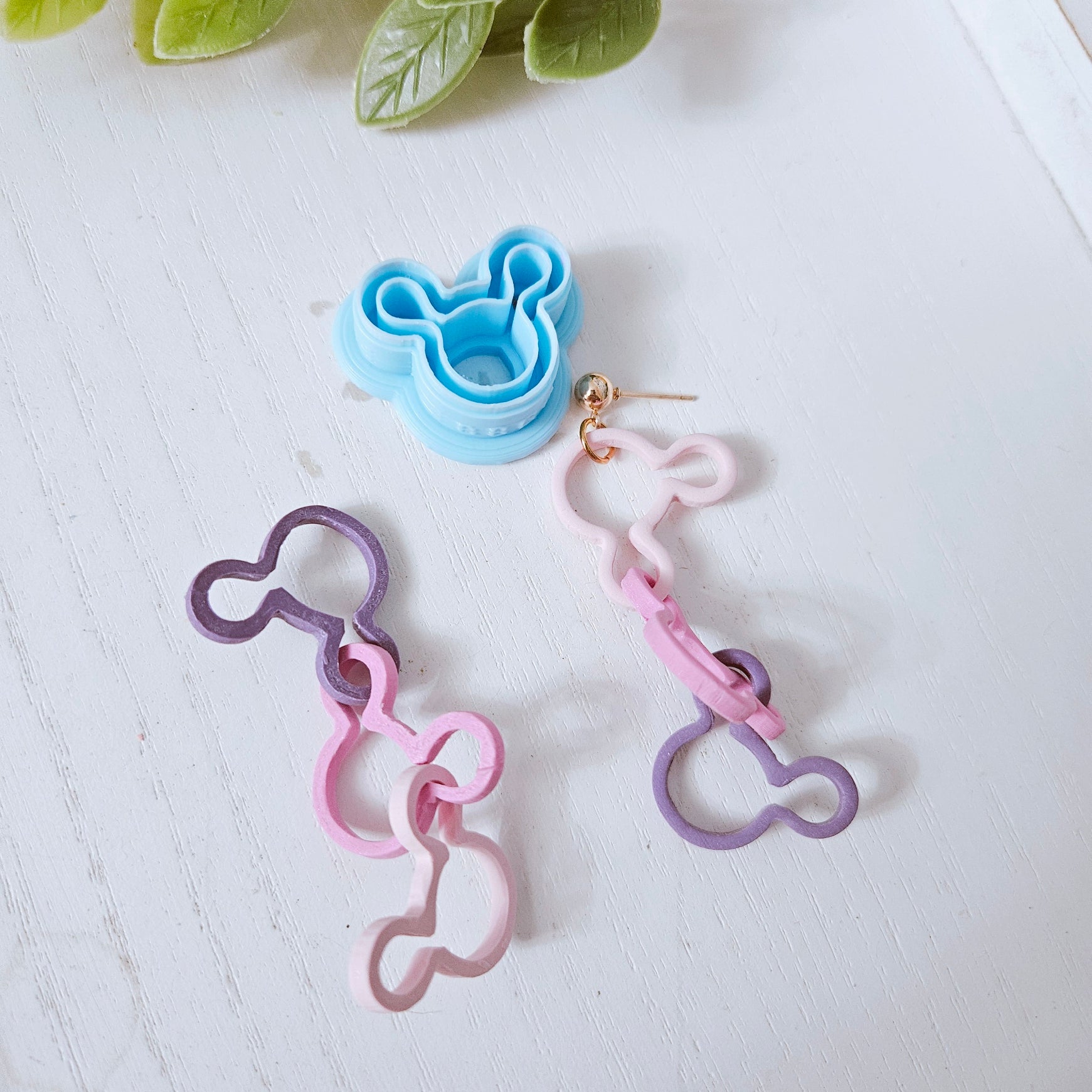 Skinny Mouse Ears Chain Link Polymer Clay Cutter