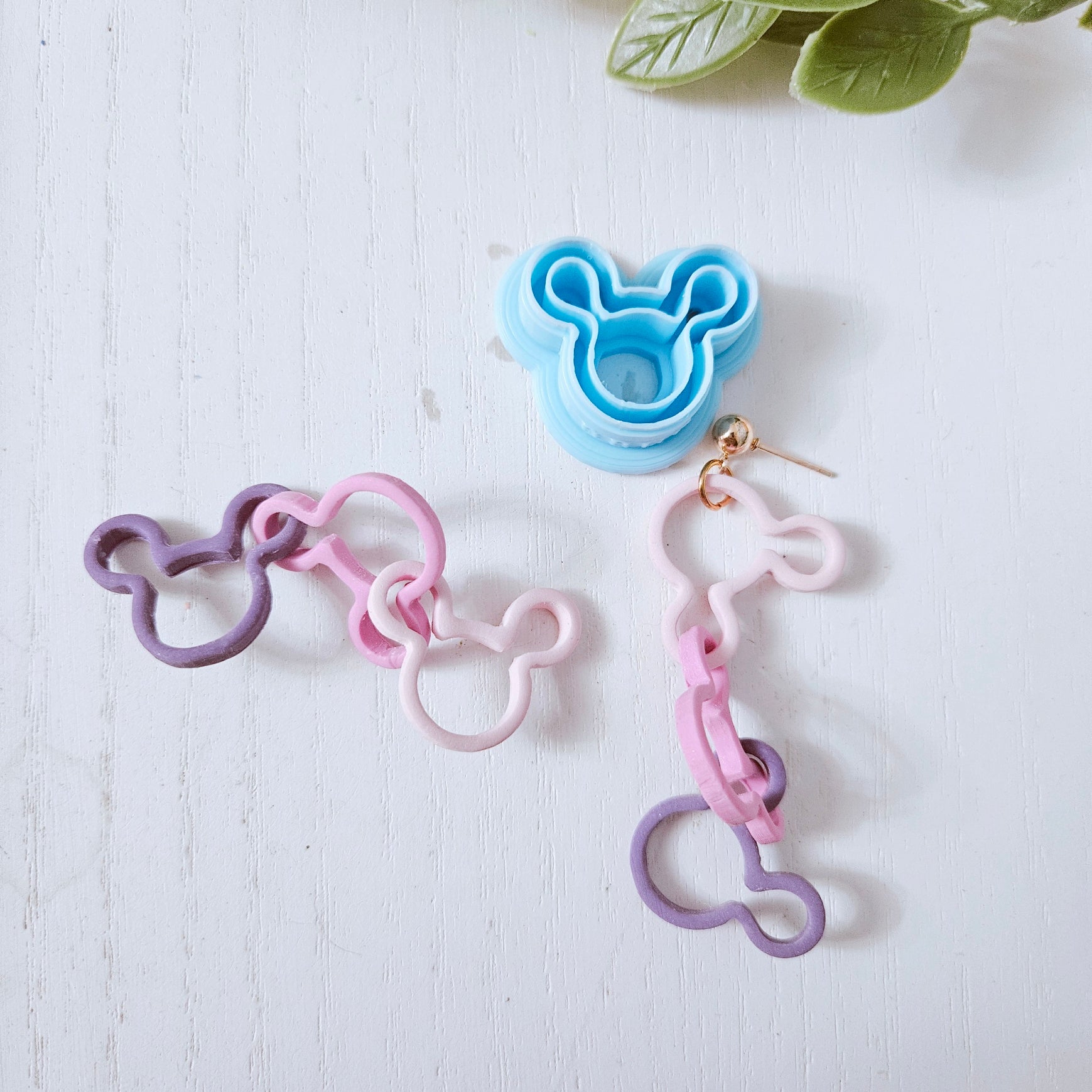 Skinny Mouse Ears Chain Link Polymer Clay Cutter