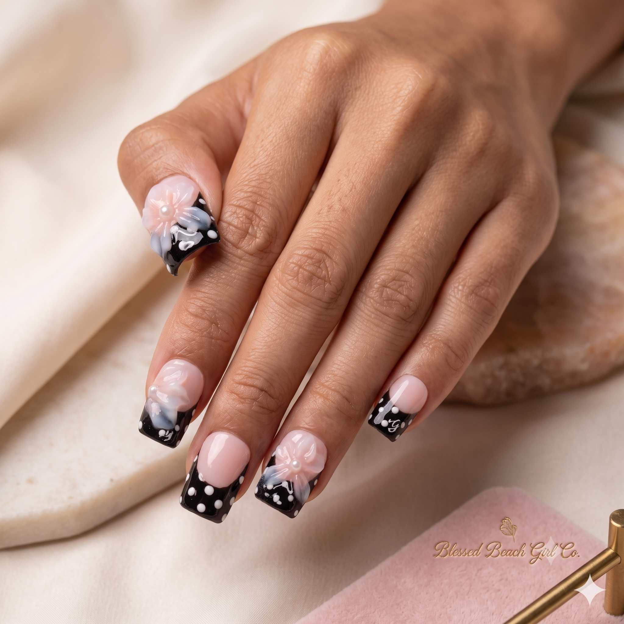 LUMINANCE BLOOM Press On Nails