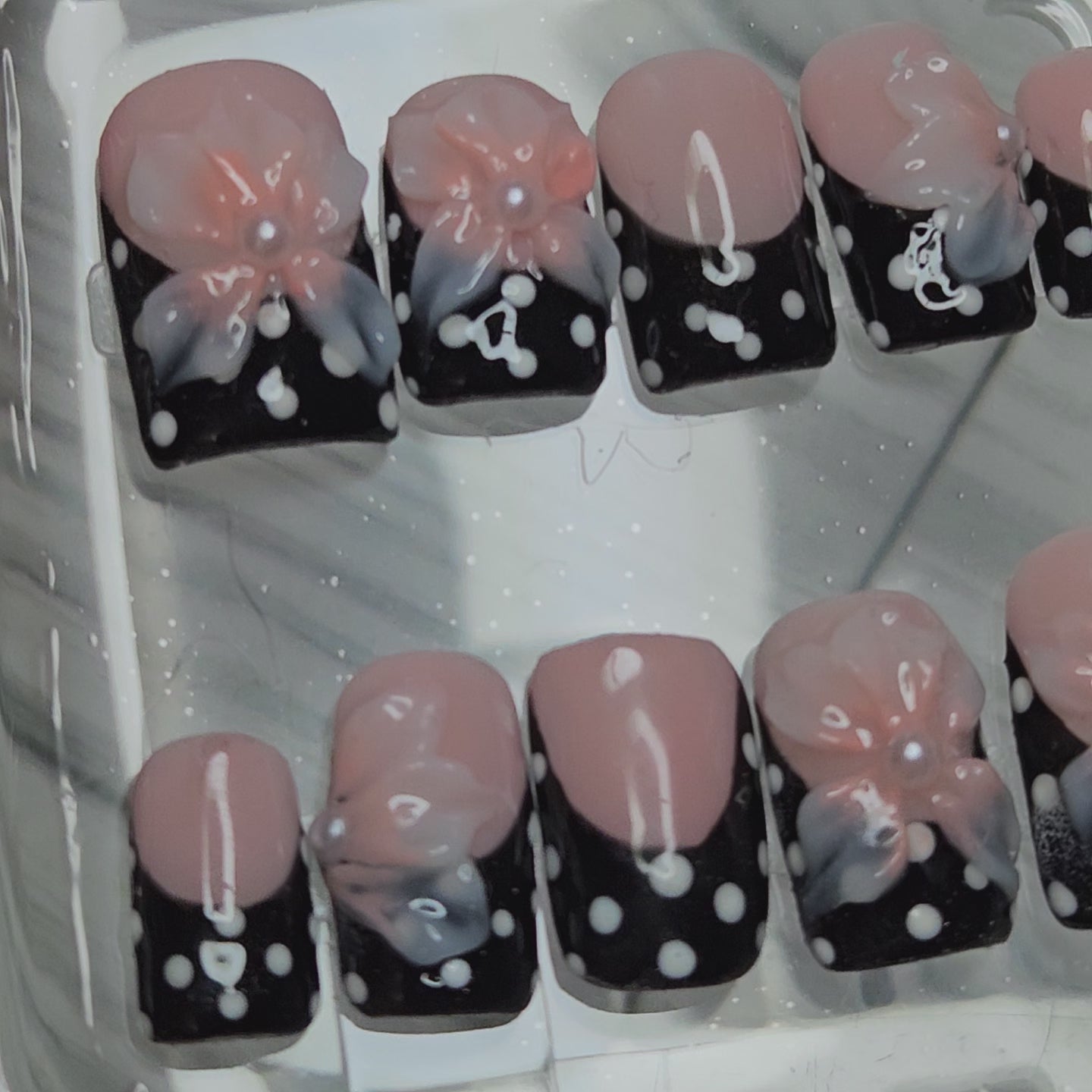 LUMINANCE BLOOM Press On Nails
