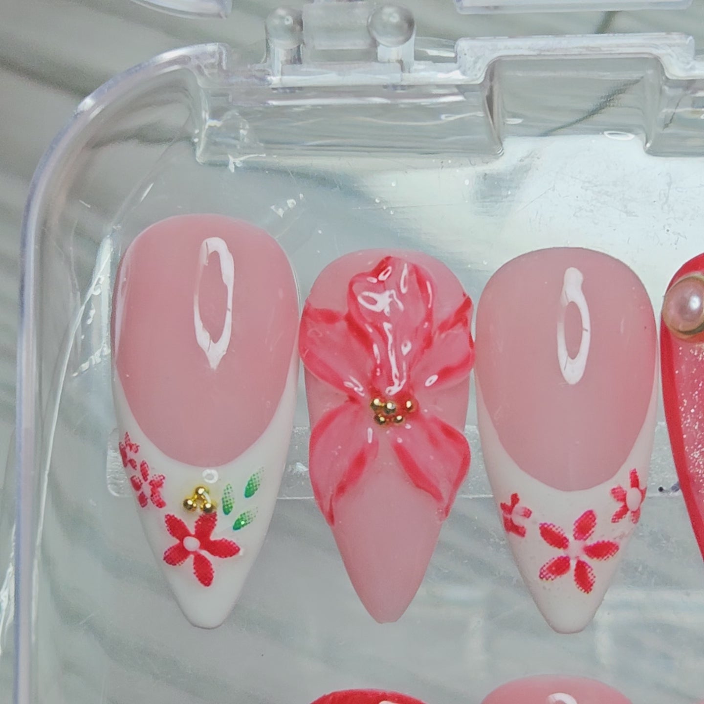 SCARLET FRENCH Press On Nails