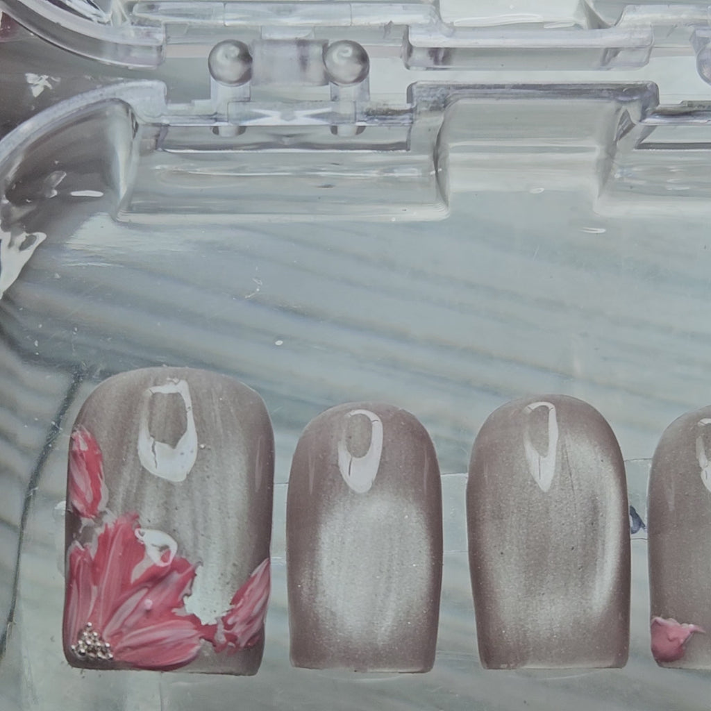 BAS-RELIEF FLOWER Press On Nails