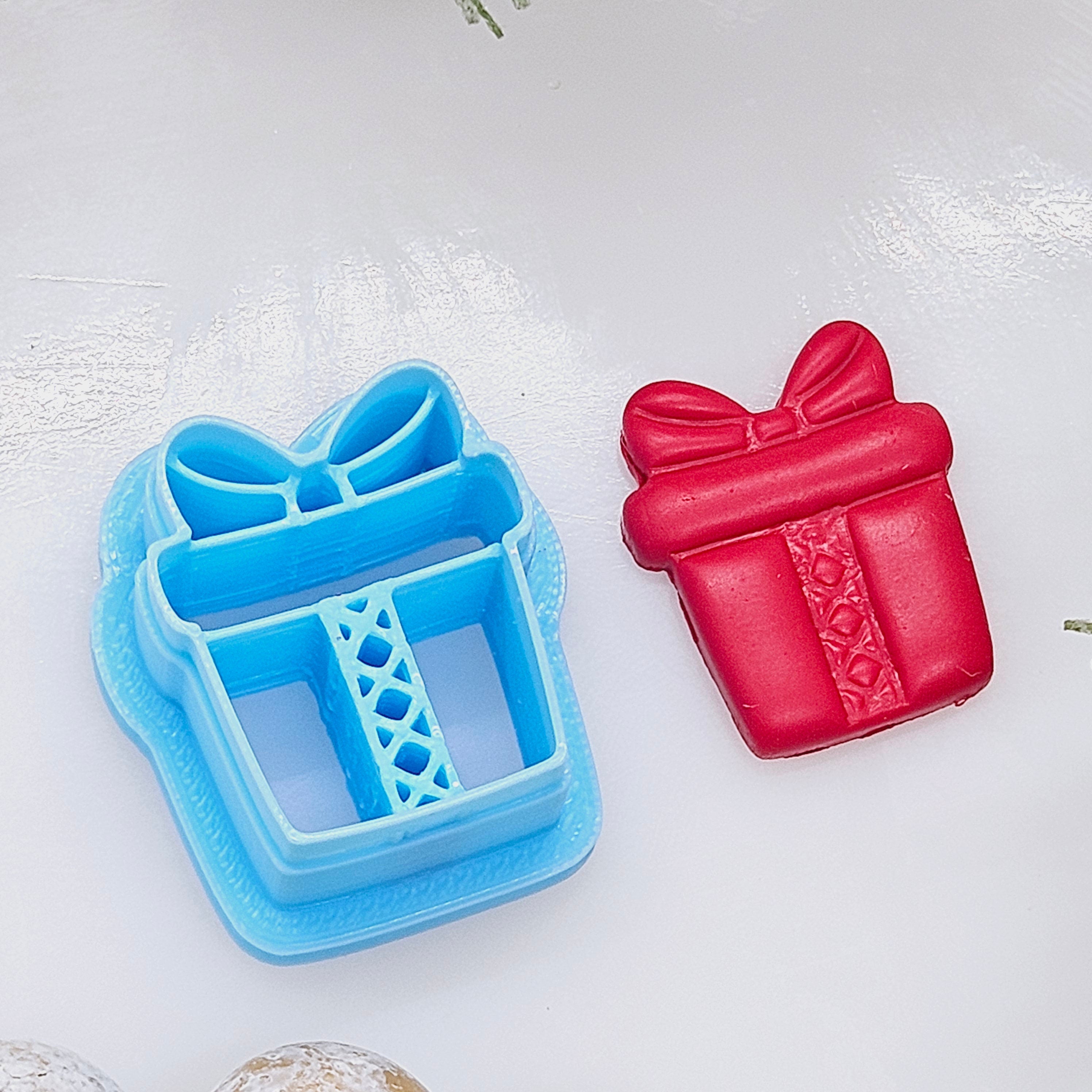 CHRISTMAS PRESENT / polymer clay cutter / jewelry making /fondant cake decorating