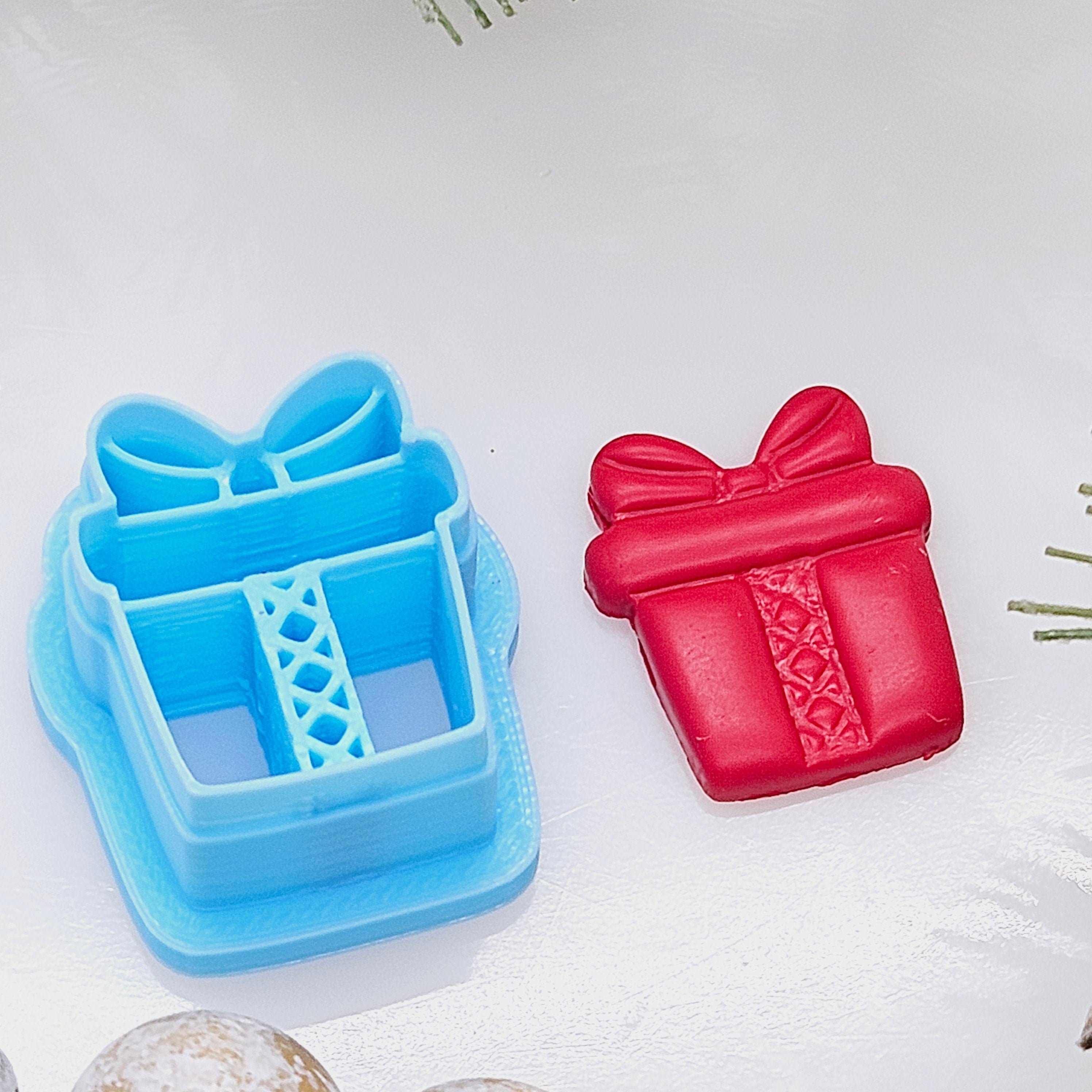 CHRISTMAS PRESENT / polymer clay cutter / jewelry making /fondant cake decorating