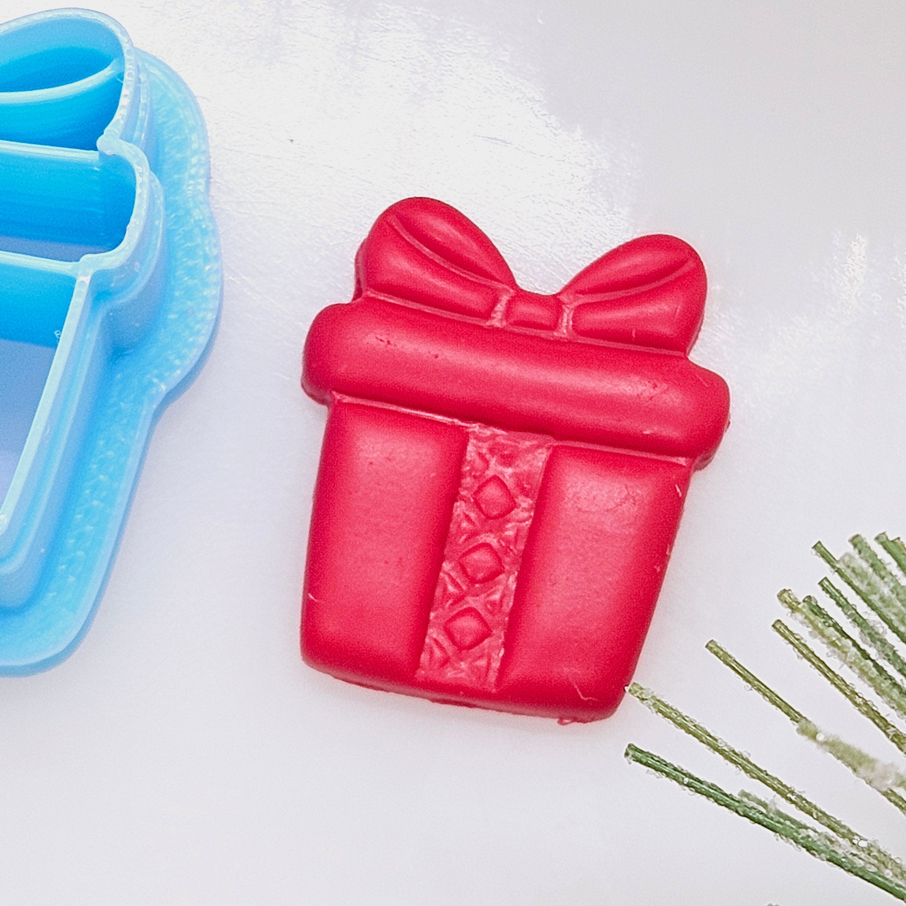 CHRISTMAS PRESENT / polymer clay cutter / jewelry making /fondant cake decorating